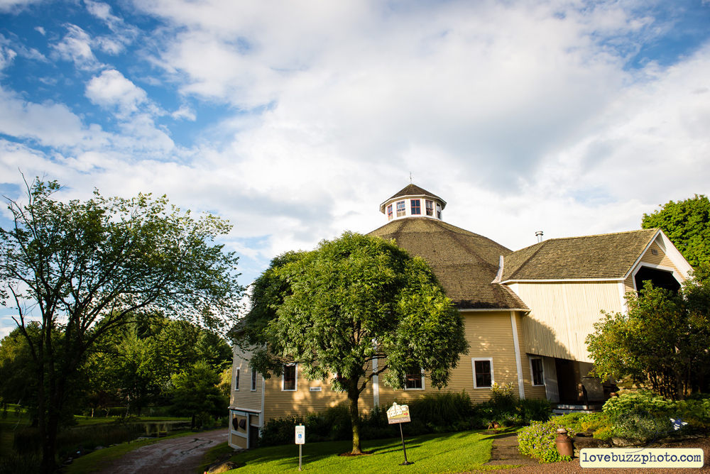 Stephanie Adam Inn At The Round Barn Farm Vermont Wedding